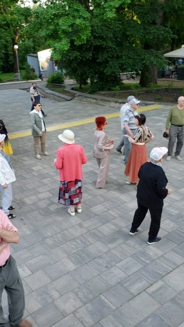 20260523  Дискофитнес в Орле Народная дискотека в орловском городском парке у фонтана город Орёл г