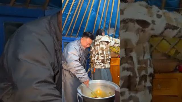 Острые говяжьи кости только что из кастрюли — вкус просто неповторимый! #еда #вкусно