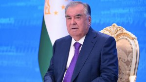 Эмомали Рахмон поздравил молодежь Таджикистана с праздником