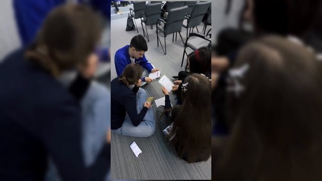 Анастасия Акст провела деловую игру «Построй свой бизнес» Национальный центр «Россия»