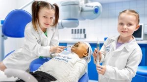 Угадай профессию в KidZania | Vania Mania Kids пробуют новые профессии 🧑⚕️👮♂️✨