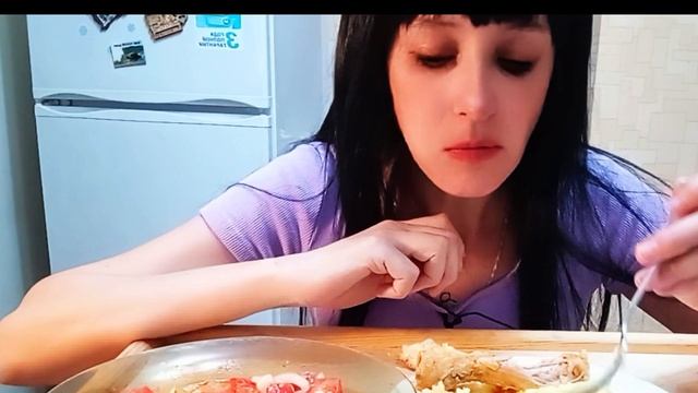 МУКБАНГ/ТОЛЧЕНКА С КУРИЦЭЙ/🥗🥗 САЛАТ смотреть онлайн
