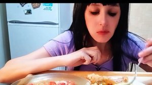 МУКБАНГ/ТОЛЧЕНКА С КУРИЦЭЙ/🥗🥗 САЛАТ