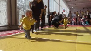 Медали с пелёнок: в Златоусте прошёл чемпионат по ползанию