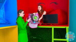 Секретные Домики под Кроватью Четыре Цвета Челлендж # Смешные Cитуации от TeenTeam Challenge