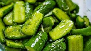 Быстрый рецепт маринованных огурцов за 10 минут: хрустящие, вкусные, простые в домашних условиях