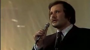 Поет Павел Бабаков- Бас- профундо, бас, баритон, тенор.