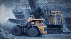 Китайский экскаватор WK-35  №801 ведёт заходку «веером»