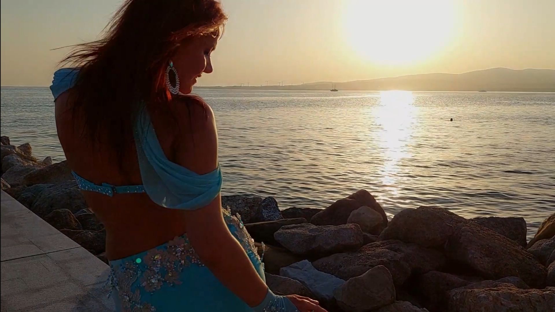 Tabla Fusion "Bananza "🪘💙🌊 - Bellydancer Hélène Елена Прохоренко смотреть онлайн