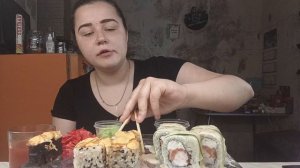 Мукбанг☺️Роллы опять,разговор😅