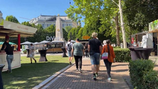 Vlog купили средние чемоданы и успокоительные для Моны💸выпили литр сангрии🤦🏼♀️🍷🍒 смотреть онлайн