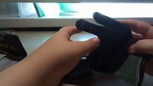 Распаковка игровых перчаток и напальчников