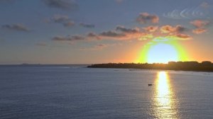 Закат на пляже над морем