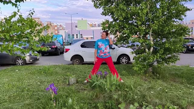 Майский Баланс в ирисах и в березах