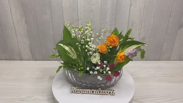 Композиция с ландышами в стеклянной вазе смотреть онлайн
