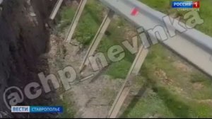 На Ставрополье дожди размыли обочину дороги в Кочубеевском округе