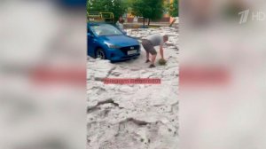 Сразу несколько регионов России накрыл мощный циклон.