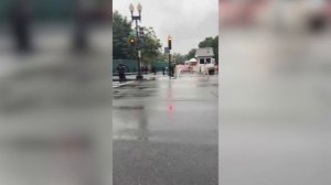 Момент стрельбы у Белого дома попал на видео