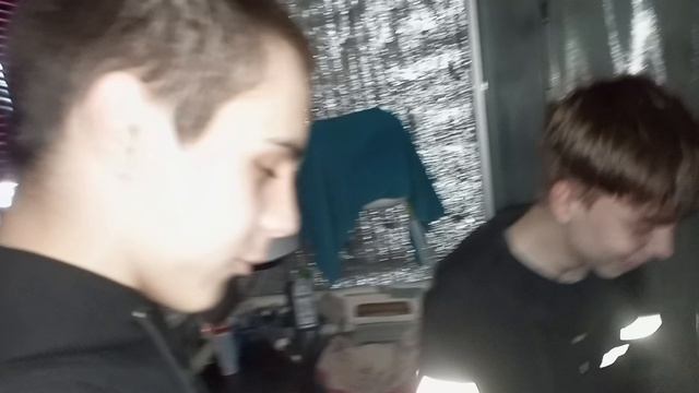 ОН НОЖ ВЗЯЛ!!!