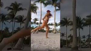 Девушки танцуют под джентльмены удачи