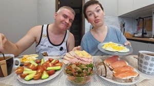 Мукбанг НЕБЛАГОДАРНЫЙ муж! ЖИРНОЙ быть вредно, пора ХУДЕТЬ всем! Семейный завтрак в России