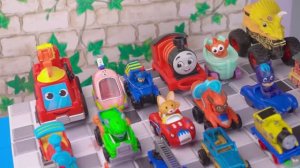 Мини‑машинки🚚 Disney Pixar скатываются с цветной горки прямо в воду!😍 Видео детям