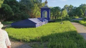 ВСЕ ДОВОЛЬНЫЕ, НАБРАЛИ СВЯТОЙ ВОДЫ, ЖИЗНЬ СЕЛЬЧАН