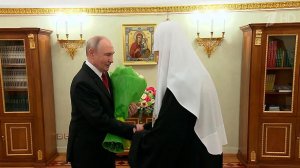 Владимир Путин поздравил с днем тезоименитства патриарха Московского и всея Руси Кирилла.