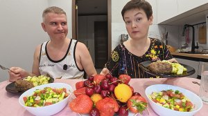 Мукбанг ОБИДЕЛАСЬ на Вована, целый день ИЗДЕВАЕТСЯ надо мной и РУГАЕТ за ошибки! Семейный ужин
