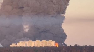 Очевидцы сняли на видео клубы черного дыма над Киевом после ночных ударов