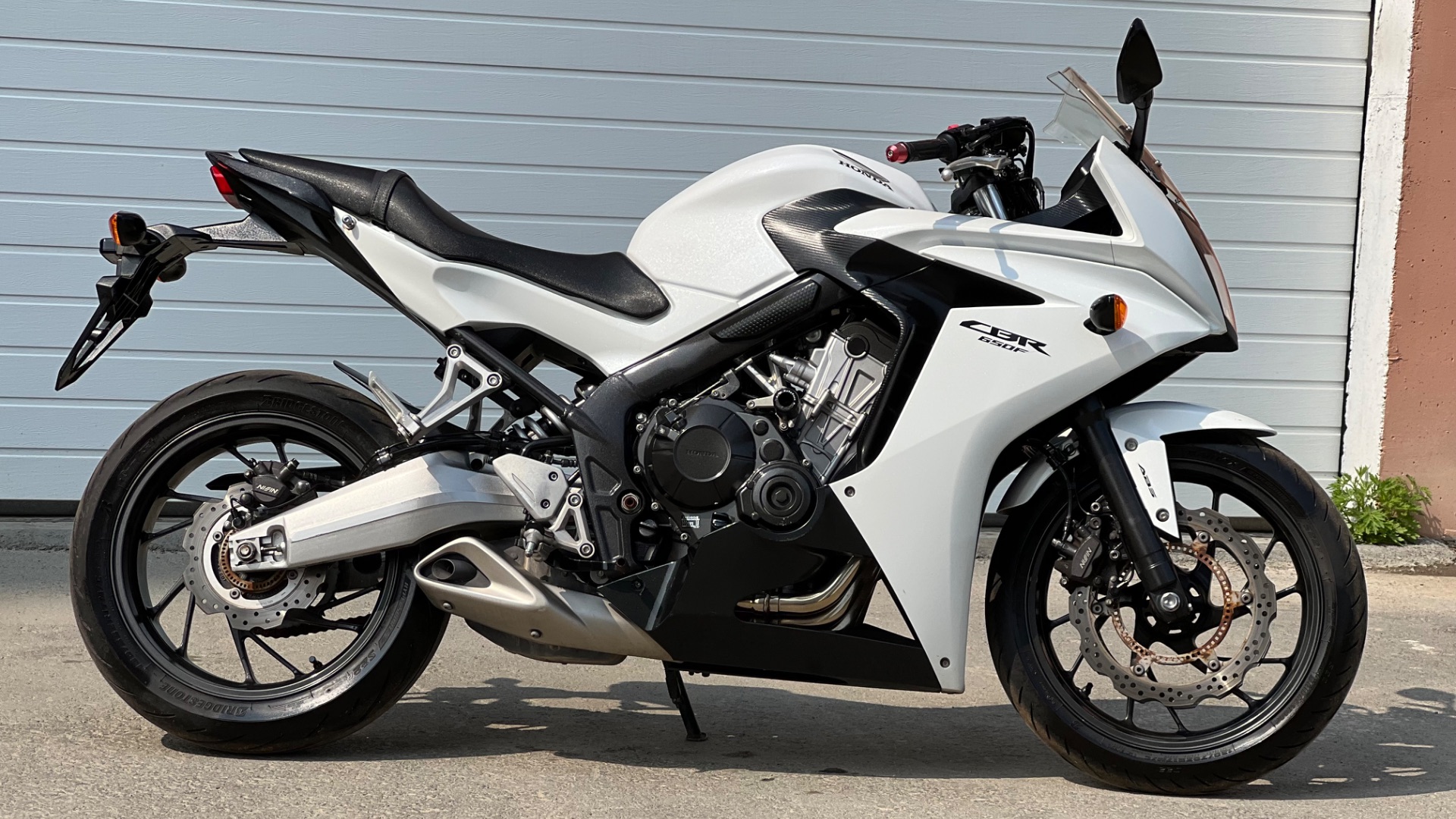 Honda CBR 650 F смотреть онлайн
