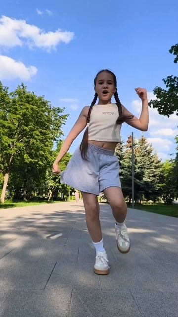 Все уже успели оценить эту имбу? Ручками - Милана Хаметова ❤️🔥 #матросоваоля #astrum2014 #танцы #тр