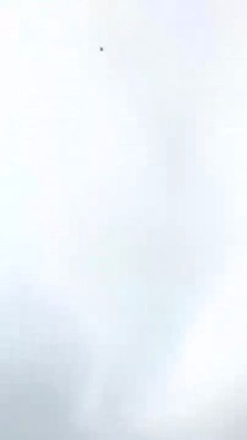 Как вода выталкивает мяч смотреть онлайн