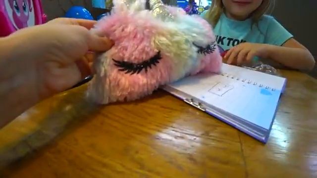 День рождения Арины | Подарки для девочки и распаковка коробок | Tiki Taki Kids