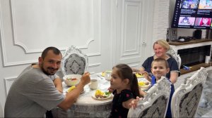 Теща приехала в гости с проверкой. Мама в шоке. Строим дом в деревне своими руками.