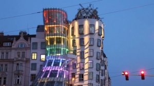 ЧЕХИЯ . ПРАГА. Танцующий дом