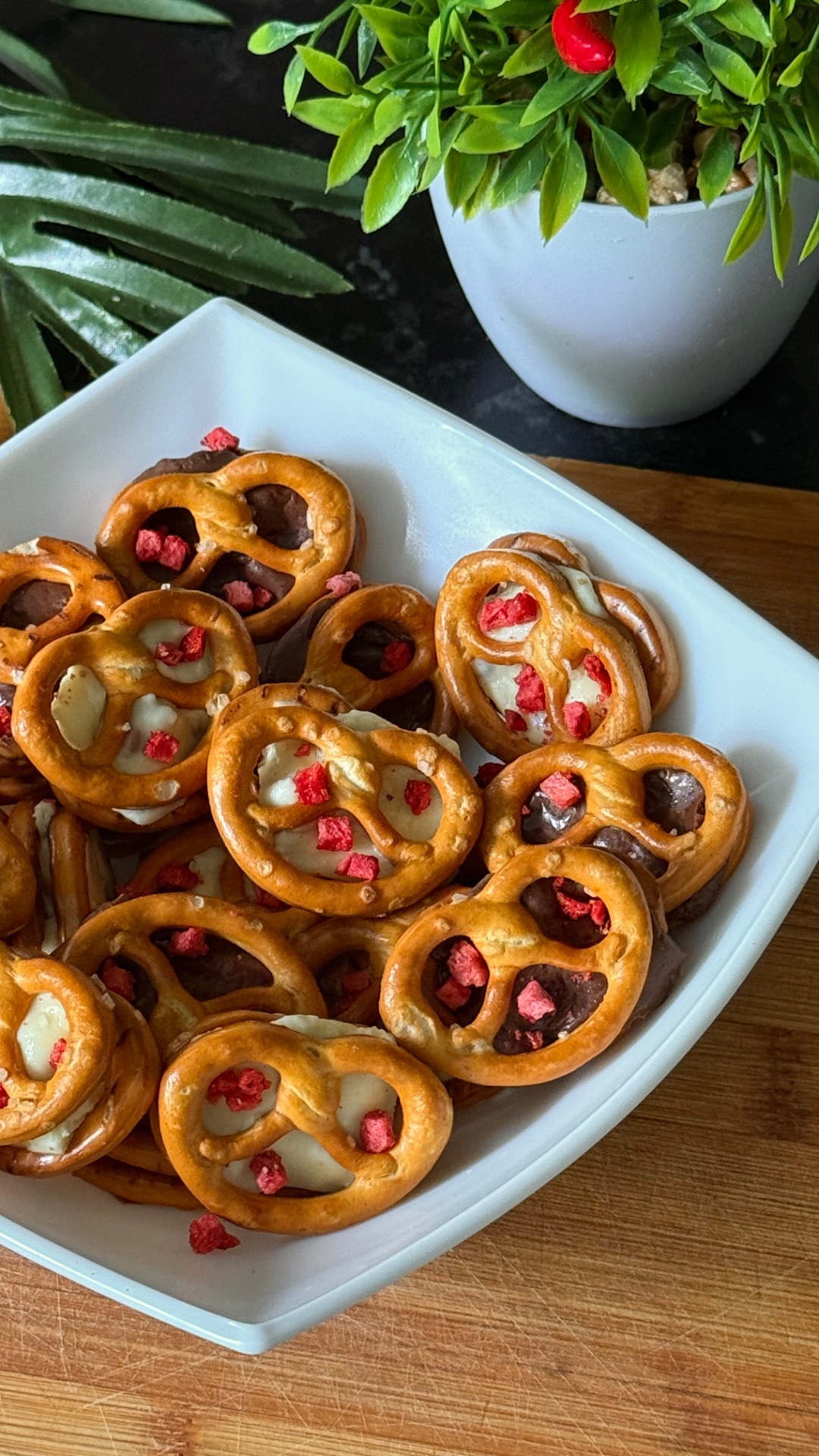 Солёные крендельки в шоколаде 🍫🥨