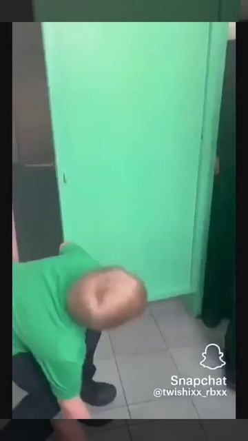 мемасик КТО мЕНя УДАРИл смотреть онлайн