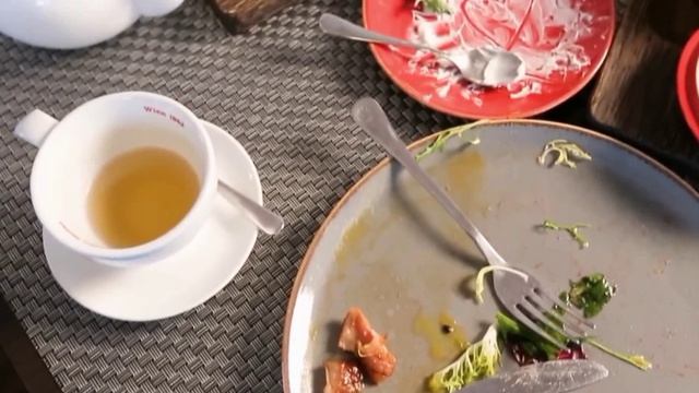 Надо меньше жрать (клип) смотреть онлайн