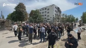 Иностранные журналисты прибыли на место трагедии в Старобельске