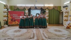 Гляжу в озера синие