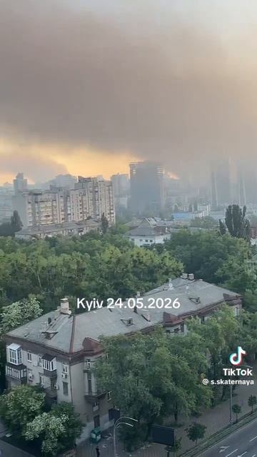Мешканцы Киева публикуют кадры из своих окон смотреть онлайн