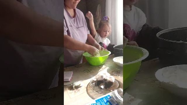 Продолжаем готовку с Евулей смотреть онлайн