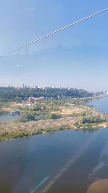 Едем по канатной дороге над Волгой. Дух захватывает от красоты