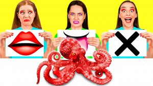Откуси Лизни или Ничего Челлендж # Забавные Лайфхаки с Едой от 4Teen Challenge