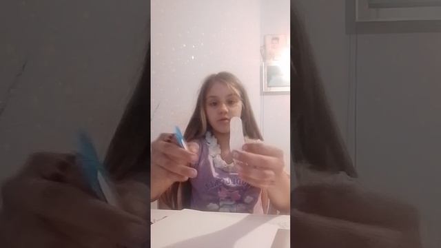делаем зайца из цветной бумаги ножниц и клея Ну и скотчем