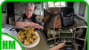 25 мая. Уборка в кладовке. Мытьё окон. Испекла хлеб. В огород не ходила, всё само растёт.