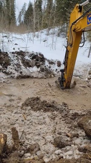 Малоушайская площадь, Приисковый участок, проходка канавы в распутицу