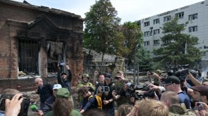 «Постоянно были взрывы»: ВСУ 15 раз срывали разбор завалов после удара в Старобельске