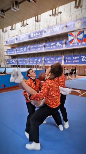 Чирлидинг — это не только танцы! 💥 #cheer #stunt